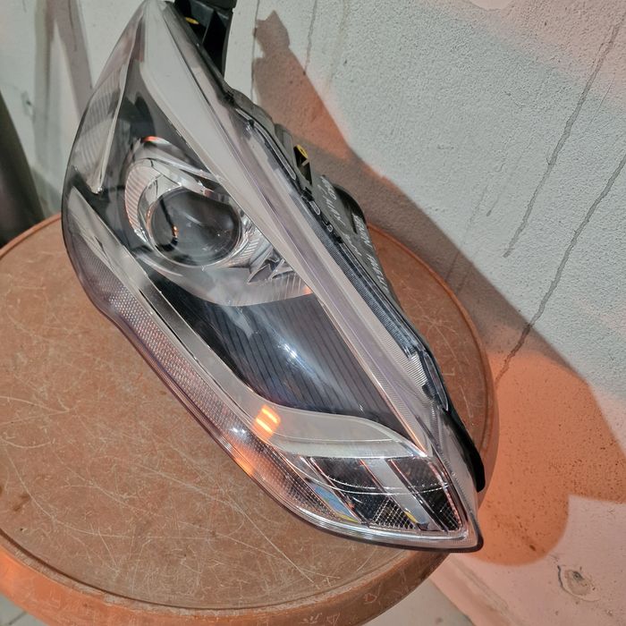 Ford C-Max Bi-xenon face lift Led десен фар