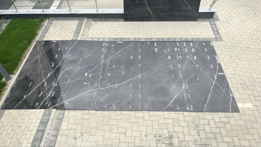 Granit ,travertin ,plinta ,diferite culori si dimensiuni