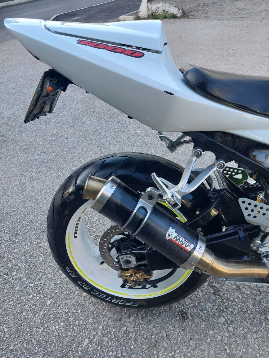 Suzuki gsxr 1000 K4