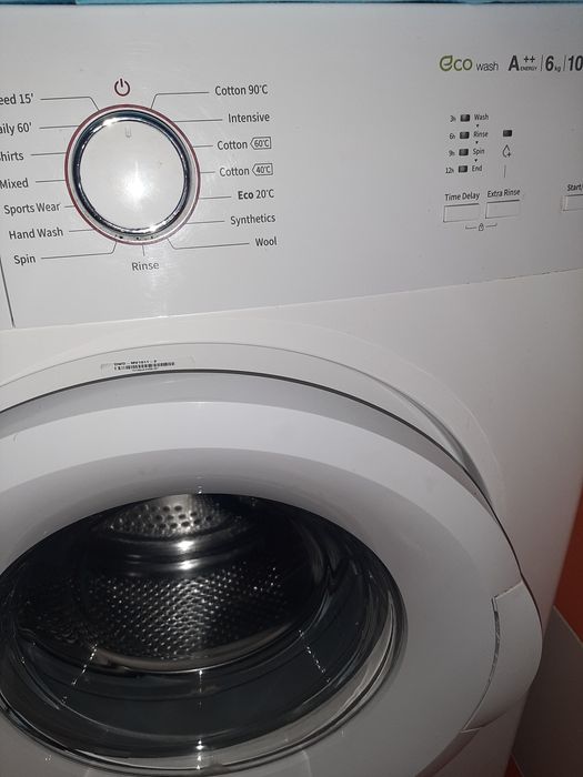 Vând mașină de spălat rufe