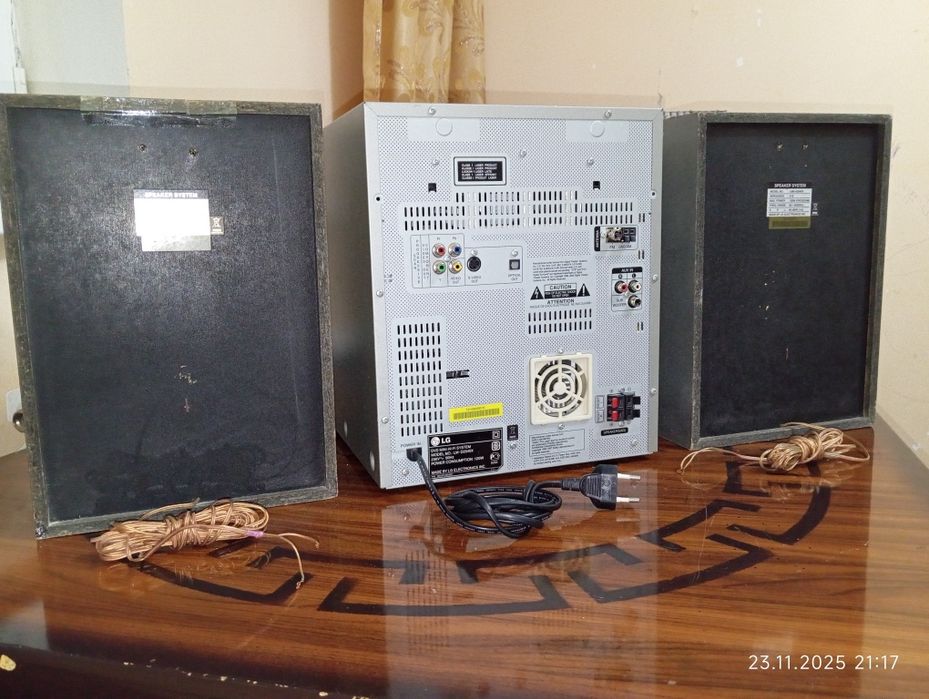 Музыкальный Центр  LG.