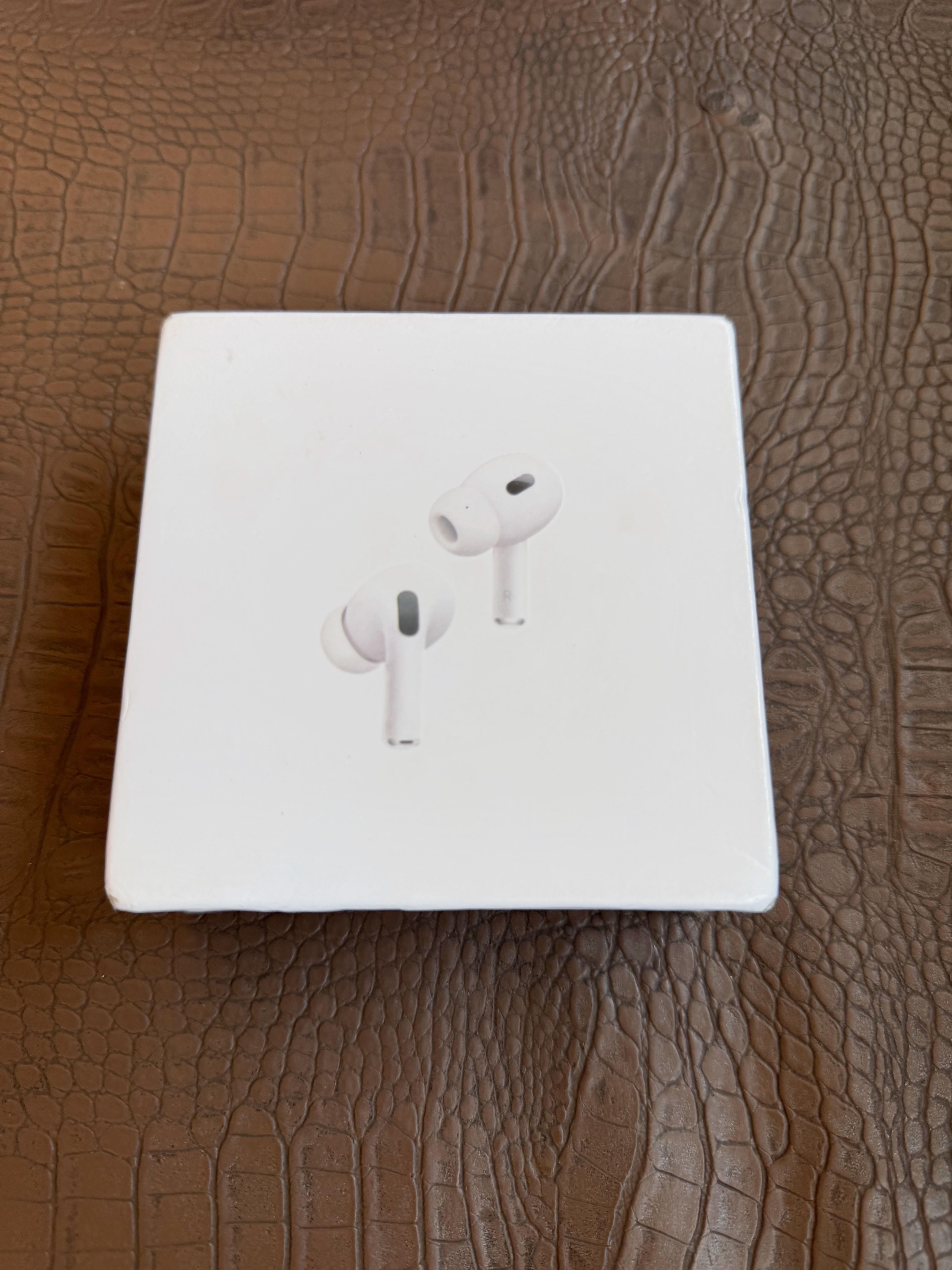 AirPods Pro 2 (2nd Gen) – Оригинални, отлично състояние!