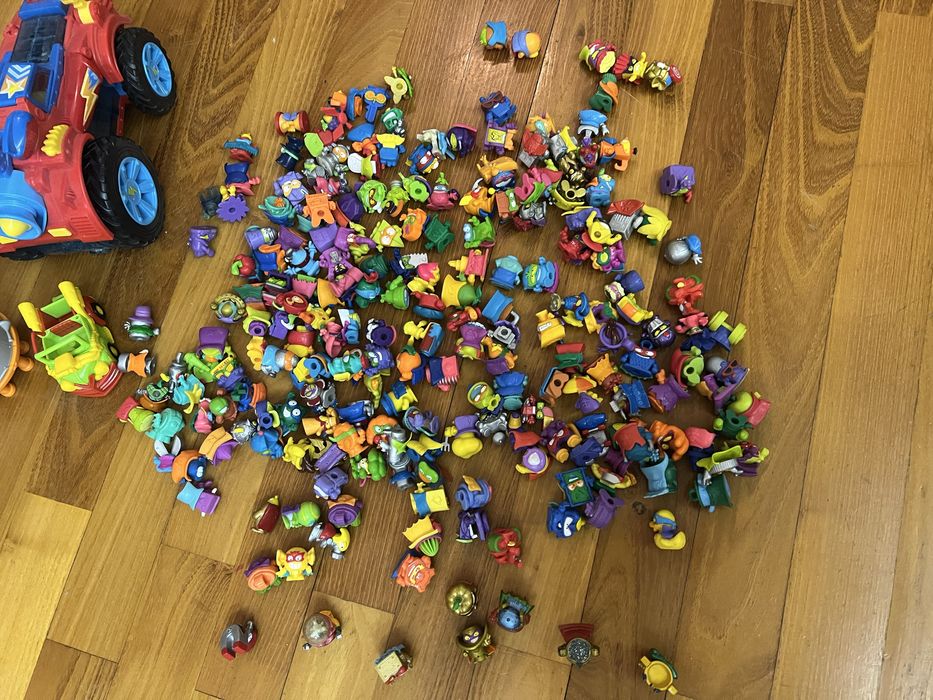 Set super zings figurine, masinute