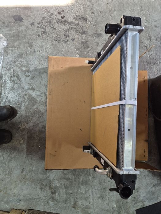 Radiator apă pentru stivuitor Yale motor Yanmar