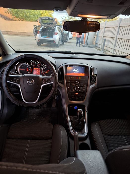 De vanzare opel astra J