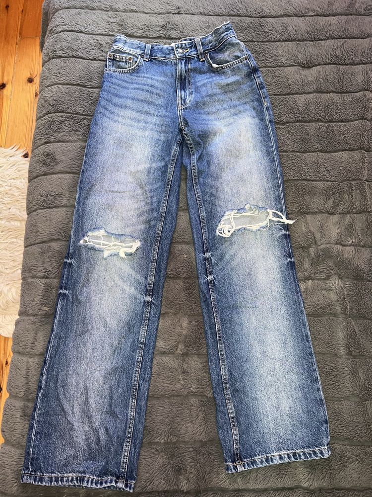 Продавам дънки bershka