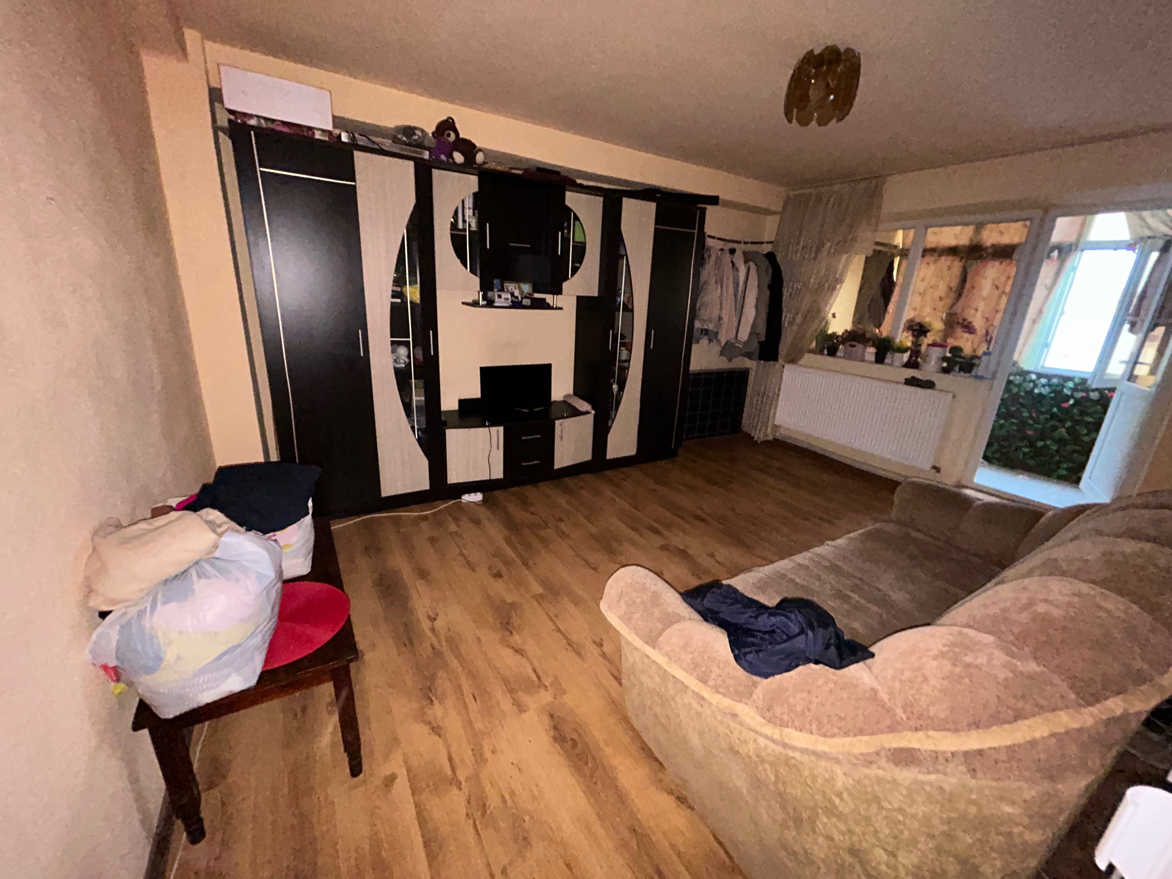 Vand apartament 2 camere