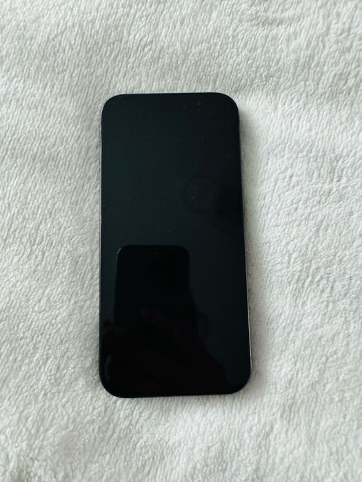 Vând iPhone 15 Pro Black, cu garanție și asigurare!