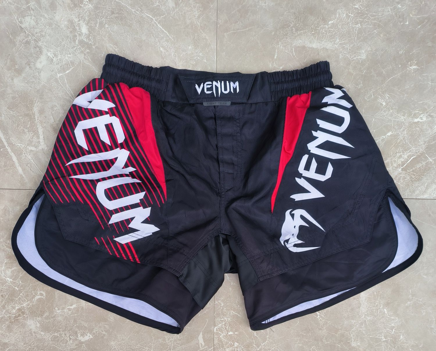 Venum мъжки къси панталони  XL размер