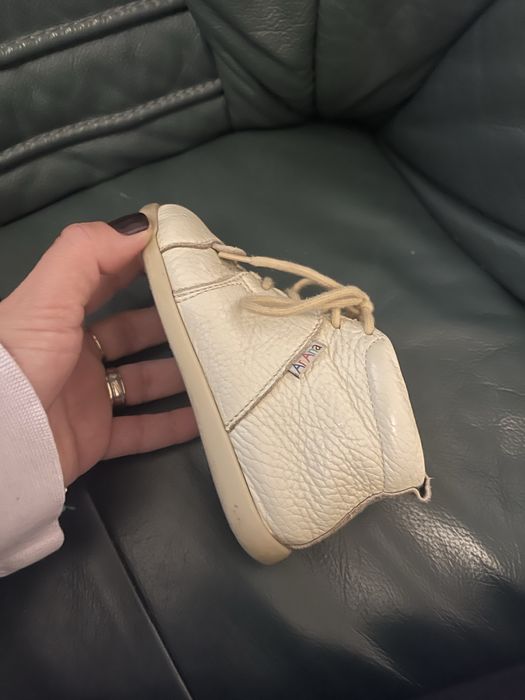 Ghete scurte de piele ( nu sunt imblaniti ) marca Arianna