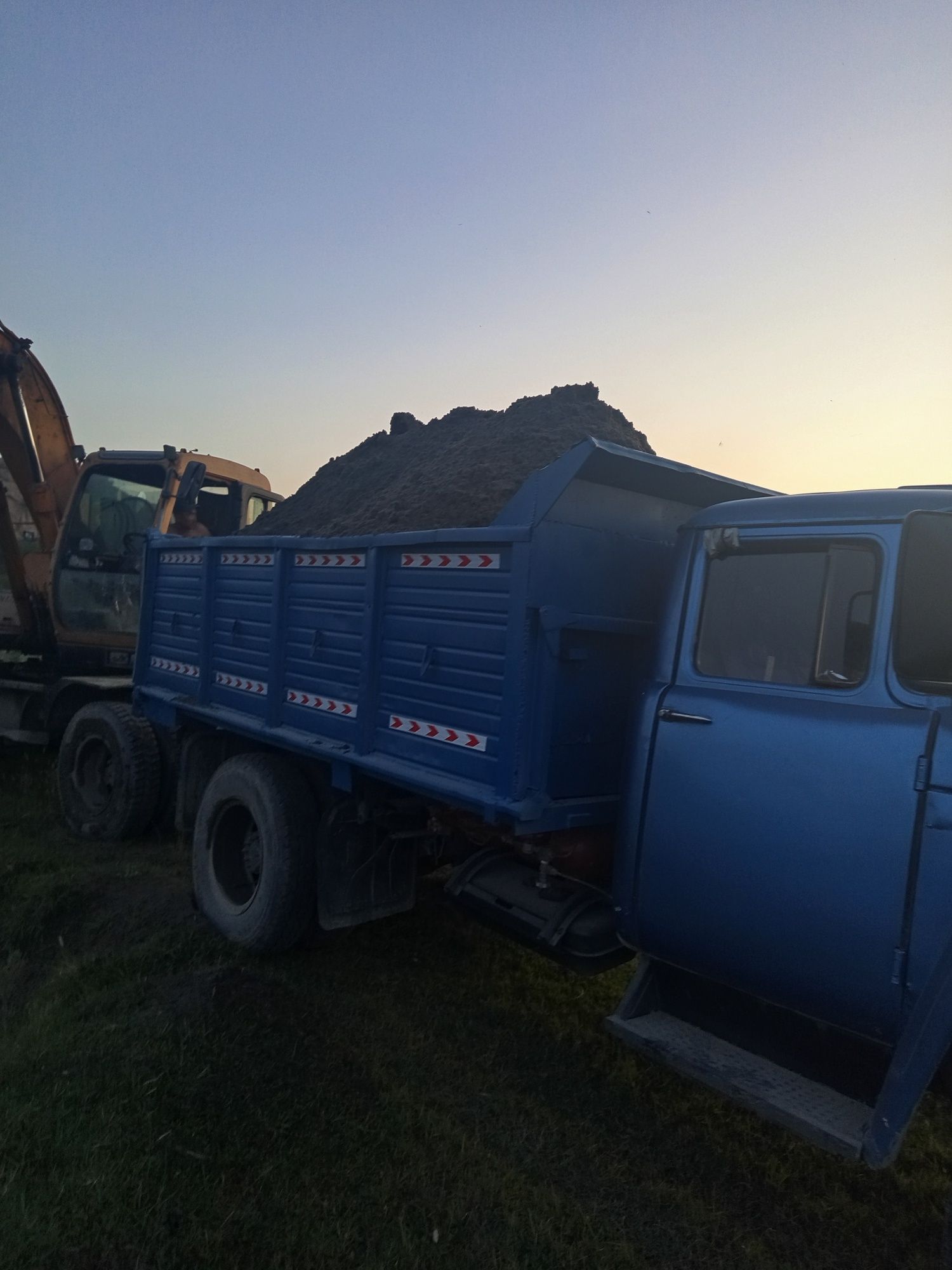 Zil 130 sotiladi