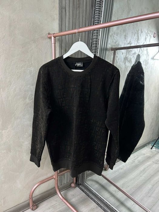 Мъжки блузи и суичери в черен цвят