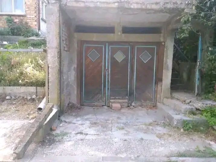 Гараж под наем Габрово