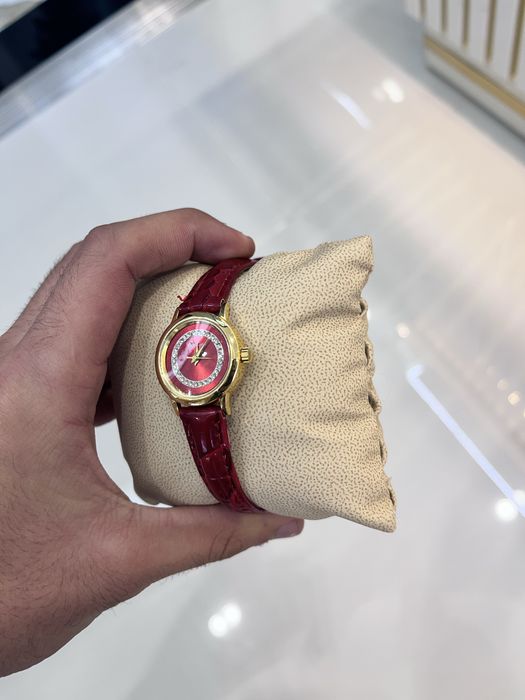 Женские часы Chopard из золота с бриллиантами