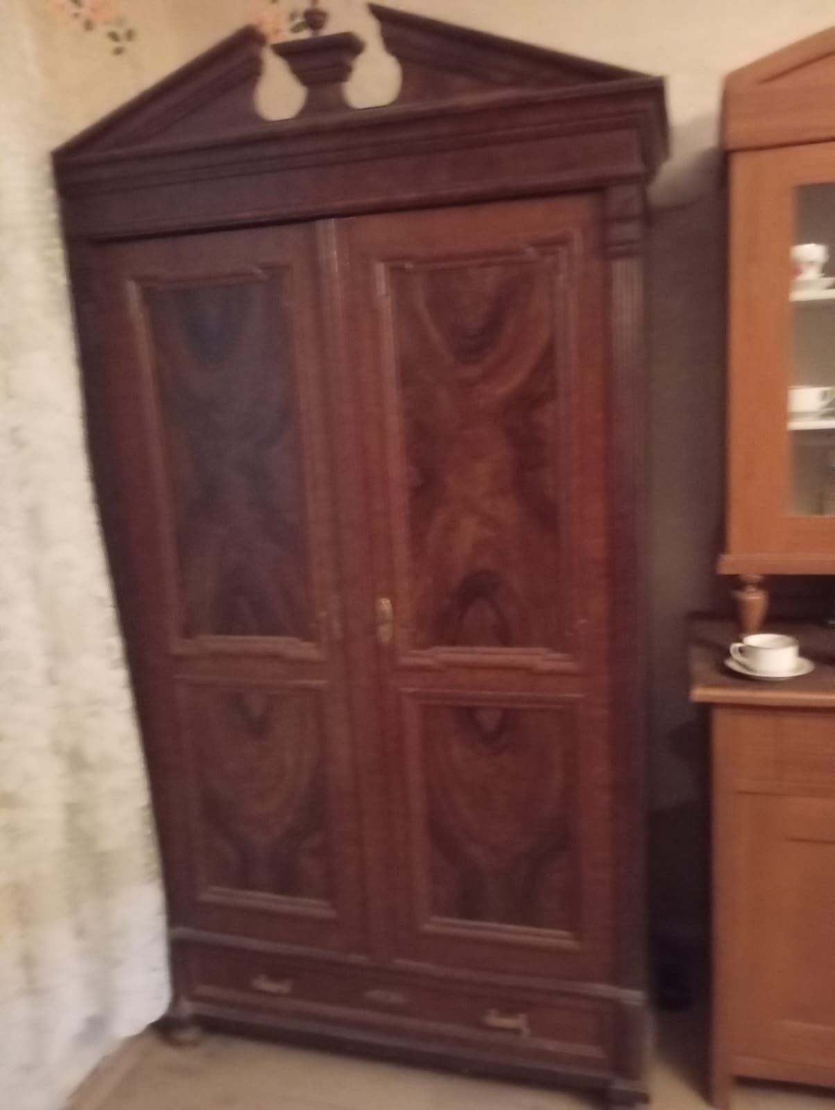 Mobilă  veche ani 60-70