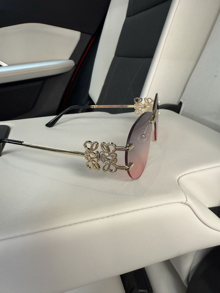 Очила Miumiu i и LOEWE