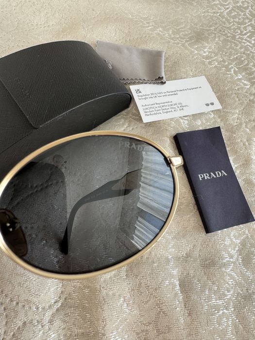Оригинални слънчеви очила Prada