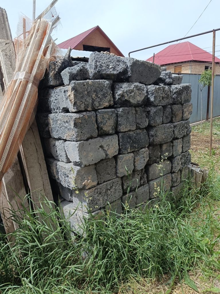 Бесплатно шлакоблоки отдам самовывоз