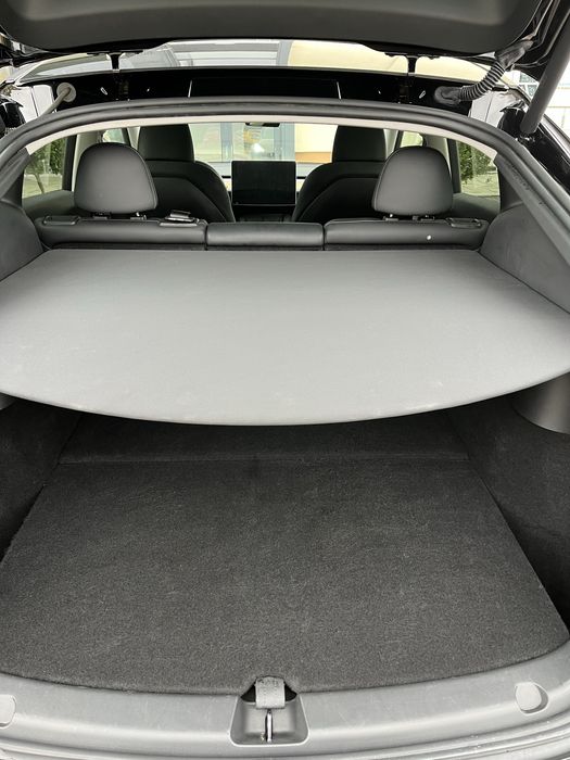 Tesla model Y an 2023