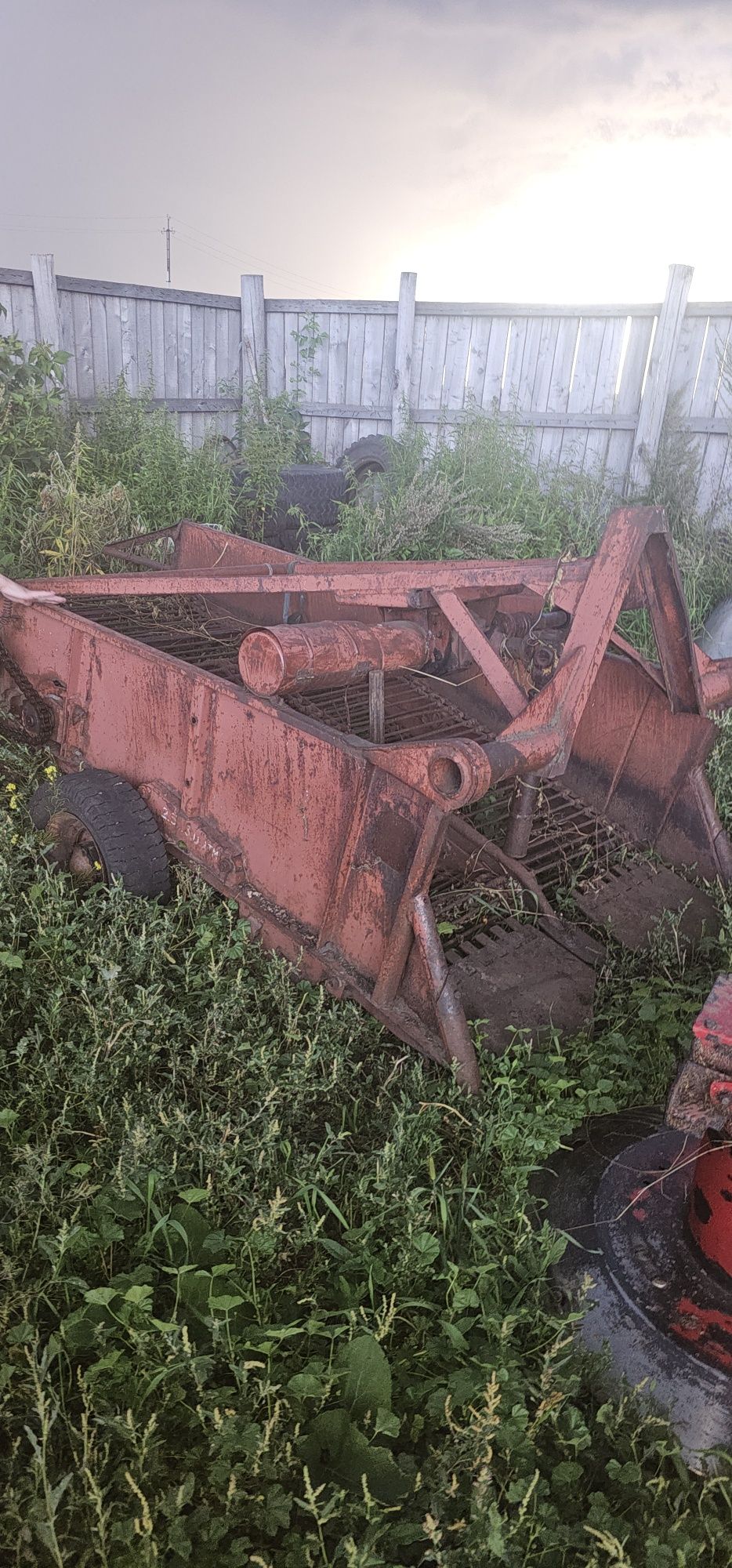 Продам картофелекопалку