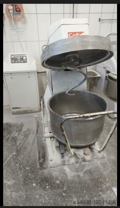 продавам голяма тестомесачка