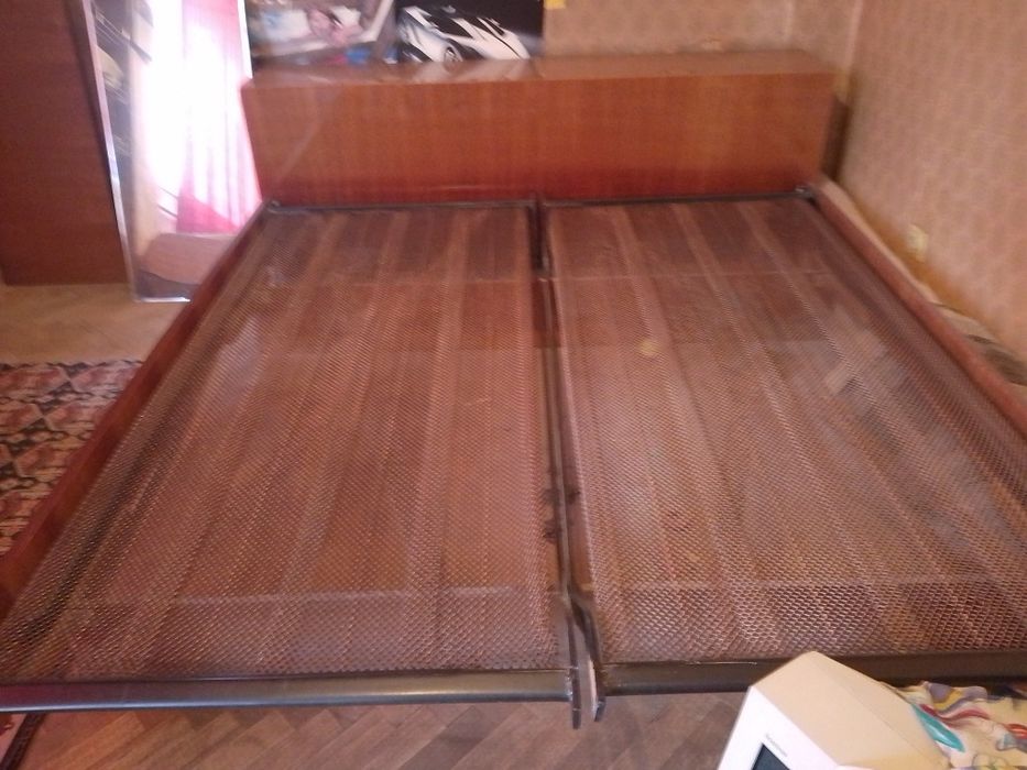 Продавам спалня без пружините