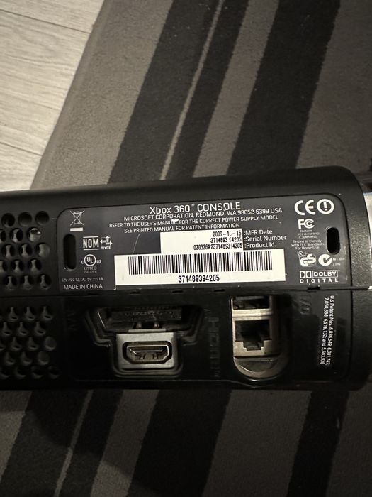 Vand xbox 360 plus un joc