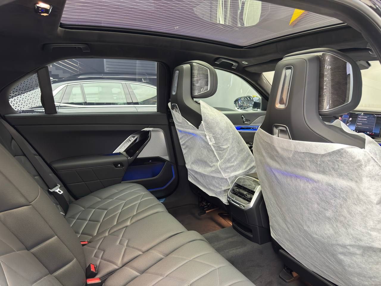 Продается новый BMW 740