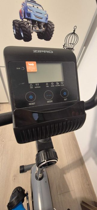 Bicicletă de Apartament magnetică Zipro Beat volantă 6 kg