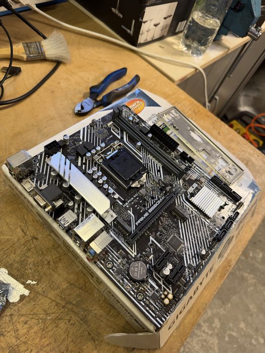 Placa de baza B560 Asus