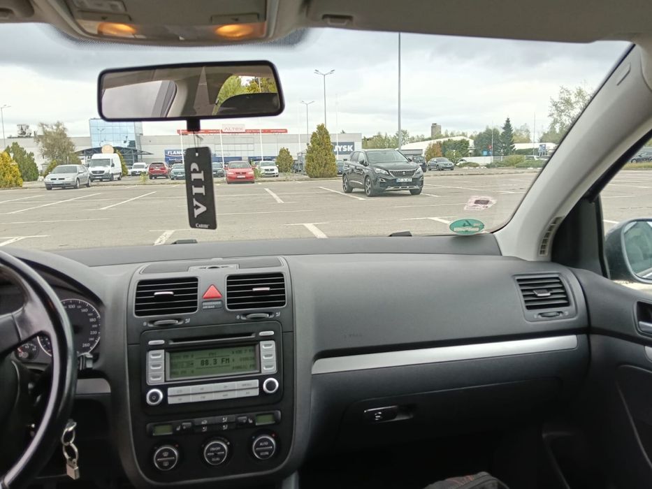 Vand golf 5 impecabil.