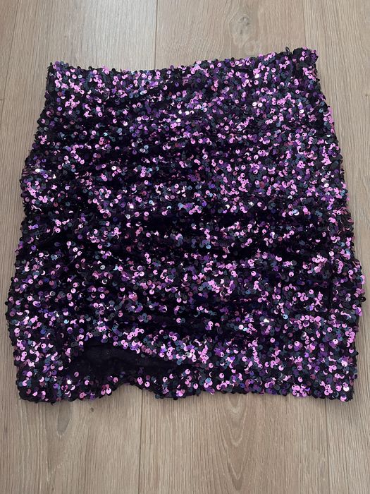 Пола с пайети Stradivarius