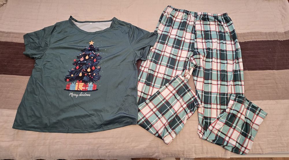 Set pijamale Crăciun damă/bărbați - mărime XL (damă) și S (bărbați)
