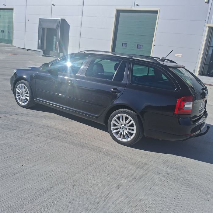 Skoda Octavia   Doi