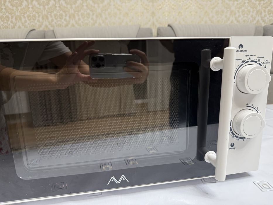Продам микроволновую печку  ava