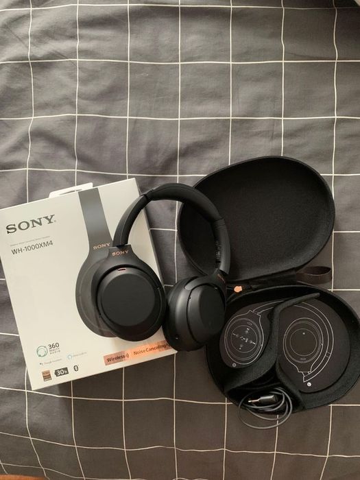 Sony WH-1000XM4.