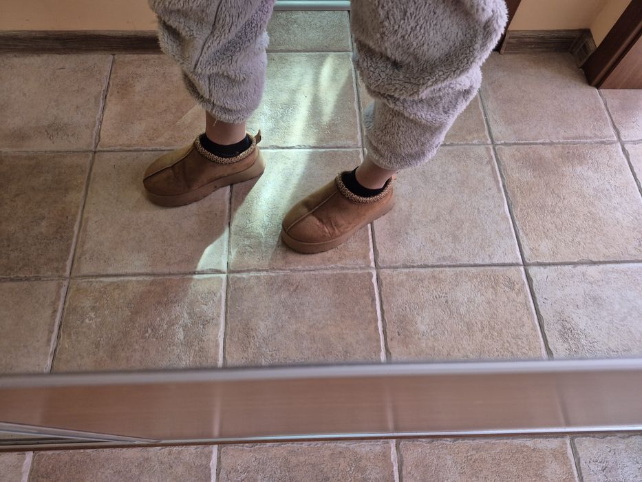 Дамски обувки тип пантофи