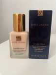Fond de ten Estee Lauder si Mac