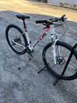 Vând bicicleta de carbon Focus