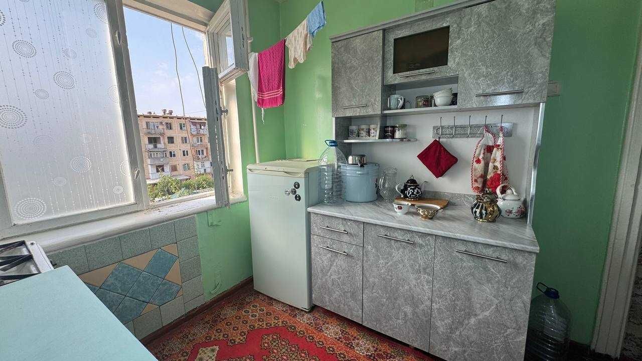 Заканал 27-мактаб 2 хонали квартира сотилади. ID: 1235