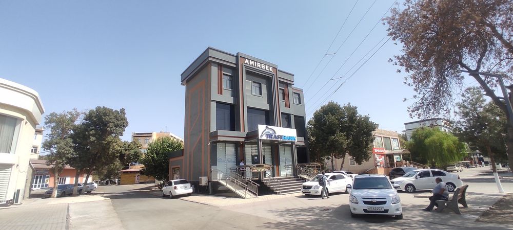 Арендага берилади бинони 3 этажи пулини келишамиз