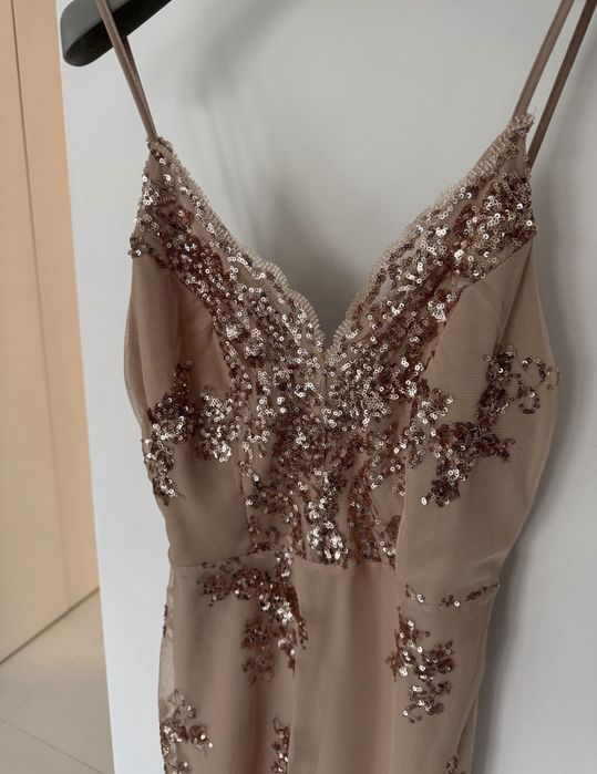 Златиста вечерна рокля с пайети