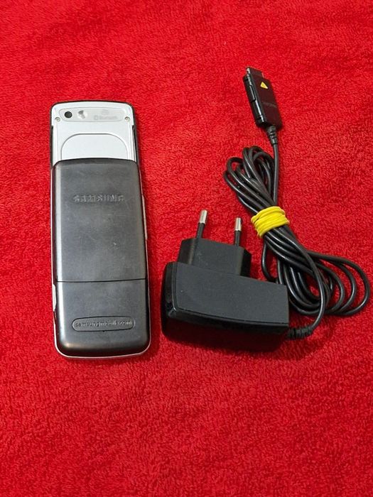 Telefon Samsung slide SGH-M610 cu încărcător original