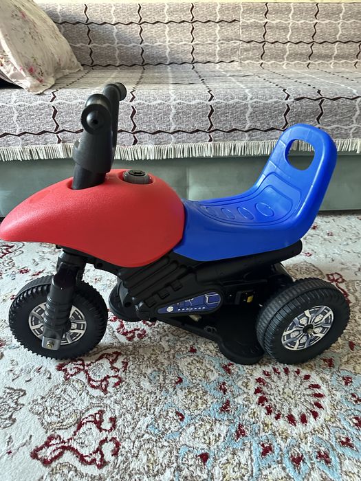 Продам электроскутер детский