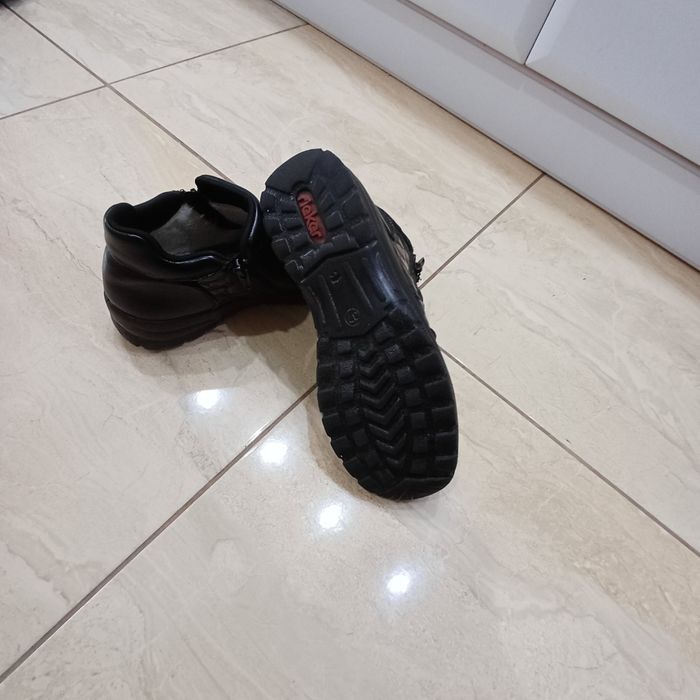 Ghete Rieker, piele lucioasa