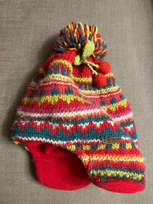 Осенняя детская стильная шапочка для девочки