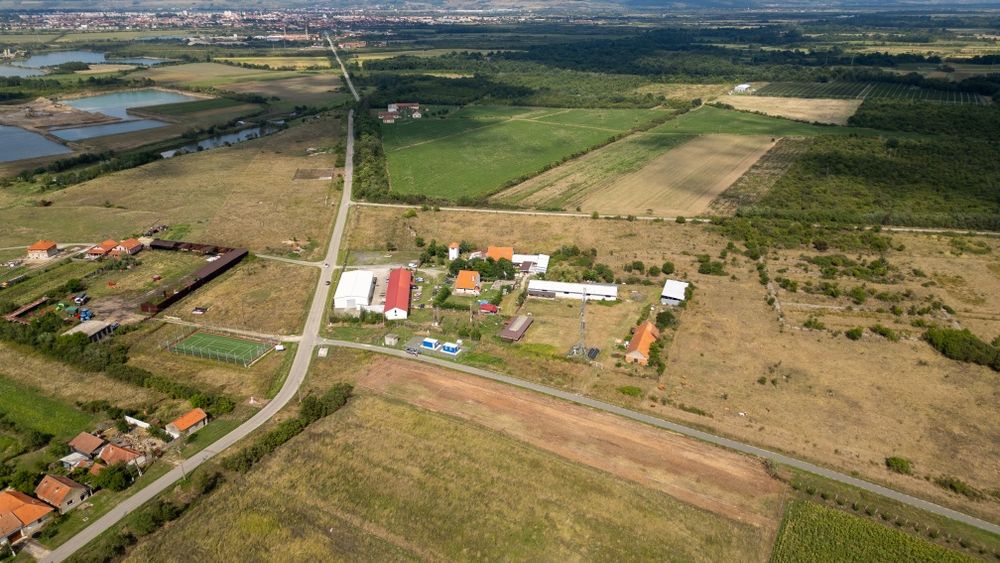 Teren intravilan de vânzare