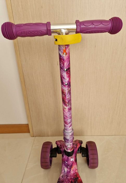 Детски скутер Chipolino Croxer Evo, светещи колела