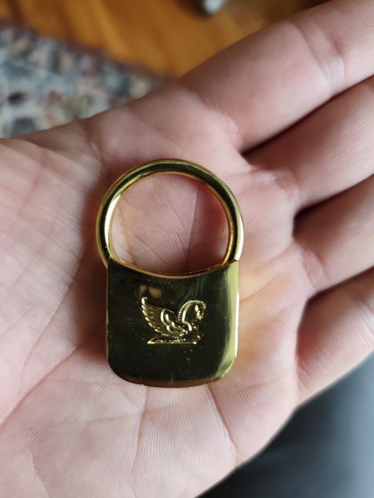 Метален ключодържател