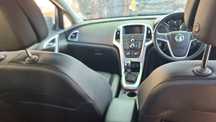 Opel astra J  2011